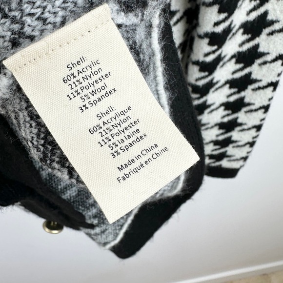 Black and White Houndstooth Sweater - Picture 11 of 15